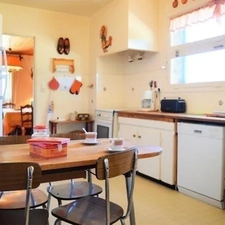 Bormes-les-mimosas, 4 Pieces, 8 Personnes - Fr-1-251-301 *